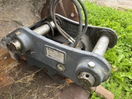 Tefra quick hitch