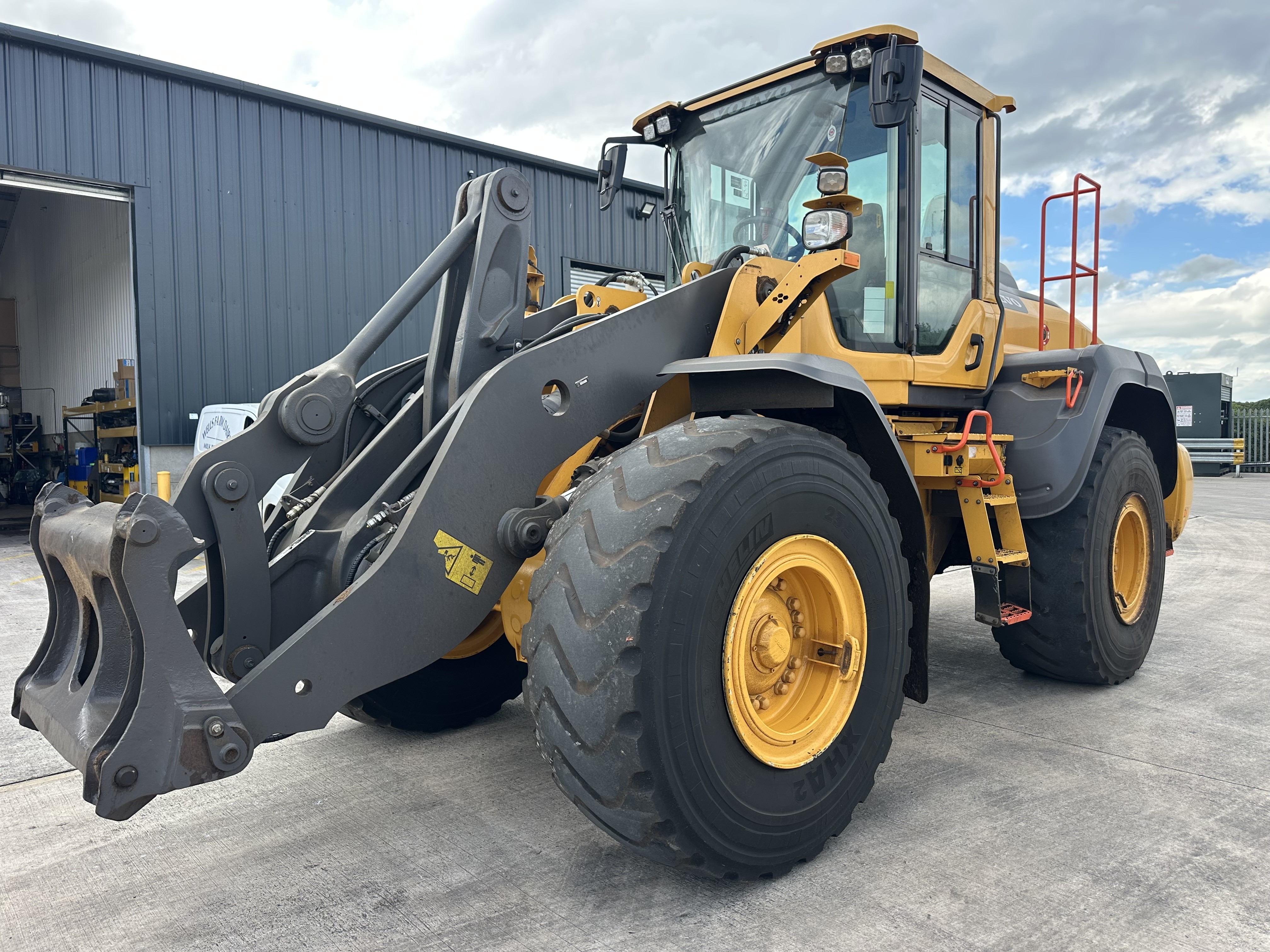 Volvo L120H